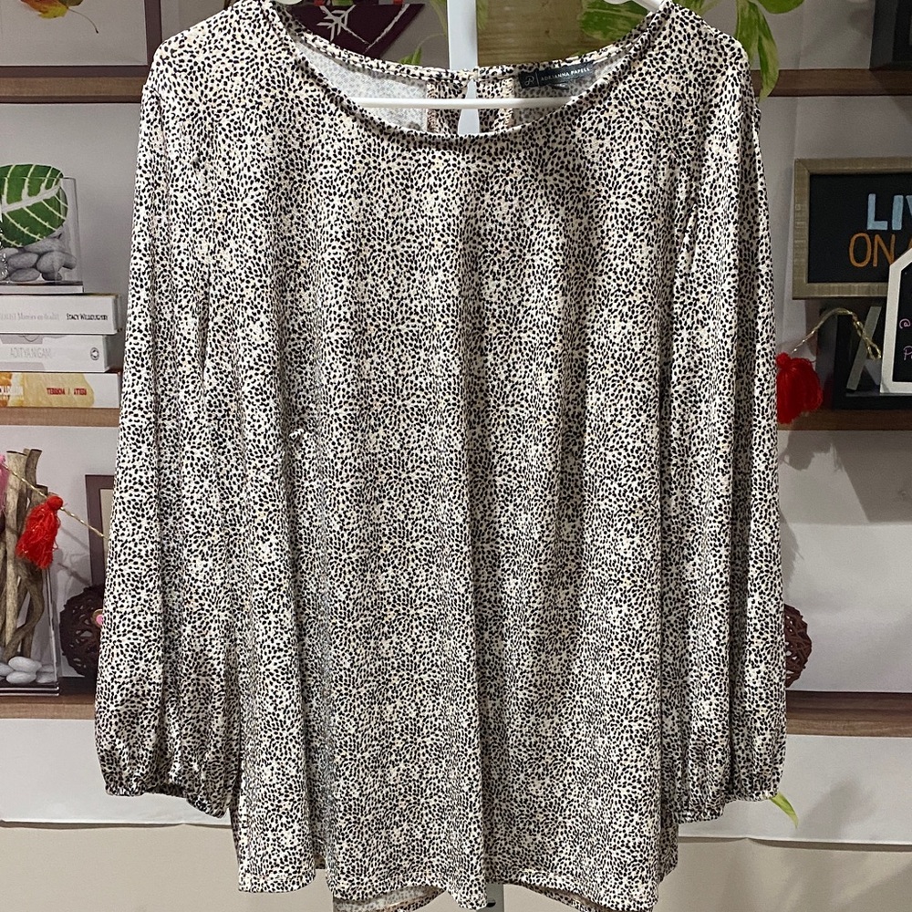 Adrianna Papell black and peach top. Size XXL. Ptp is 26.